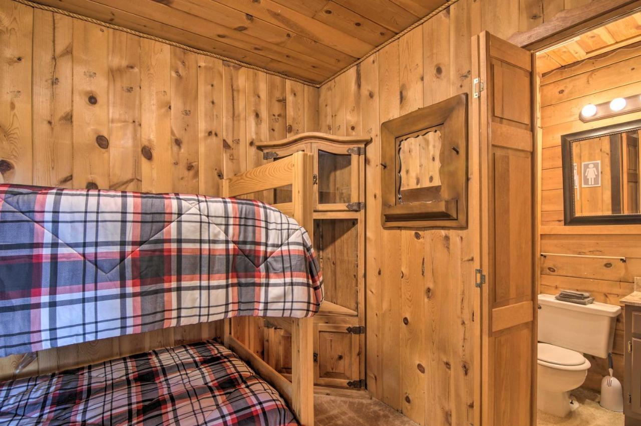 Pet-Friendly Duck Creek Village Retreat With Deck! Bagian luar foto