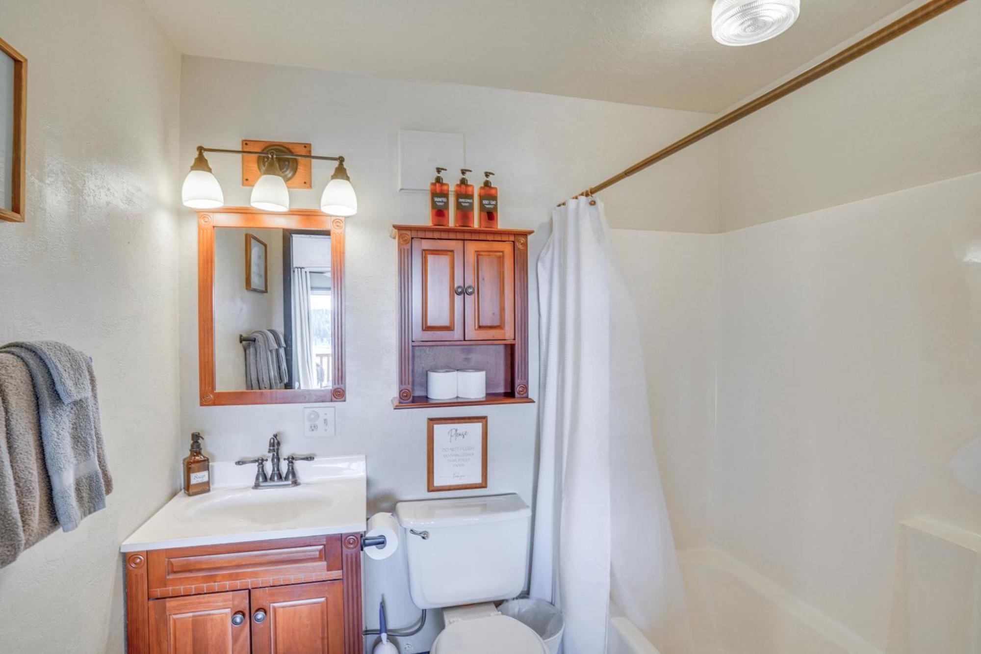 Pet-Friendly Duck Creek Village Retreat With Deck! Bagian luar foto
